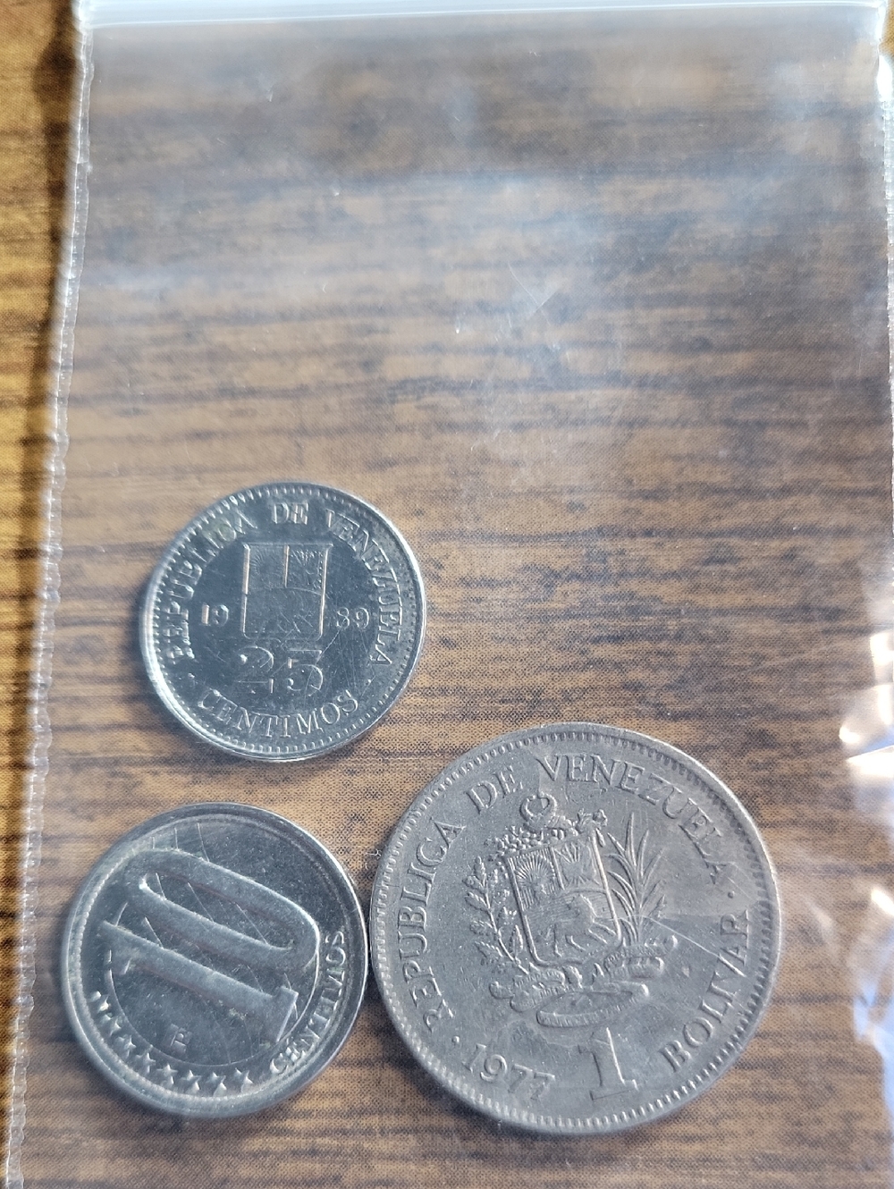 Venezuelan Coin Lot - Silver Tones